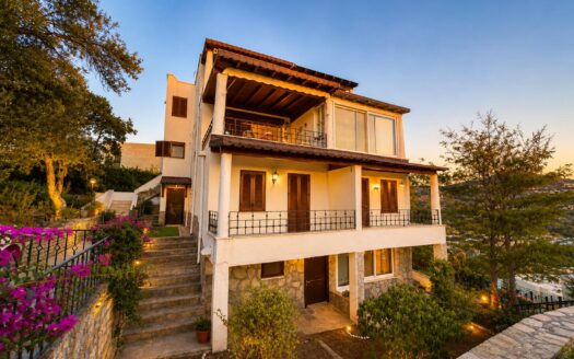 Yalıkavak Merkezde Plajlı Site İçinde Yaz Sezonu İçin 5+2 Villa