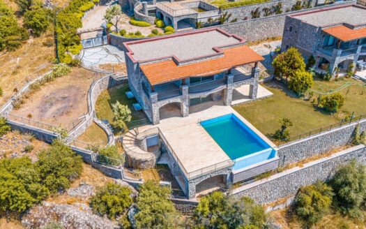 1000 m² Arsa İçinde Kapanmaz Deniz Manzaralı 6+1 Villa
